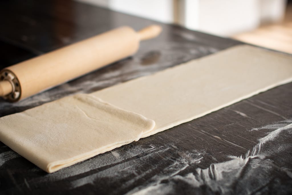 Schritt-für-Schritt-Anleitung Plunderteig, Teigvorbereitung ausrollen, zweite Tour