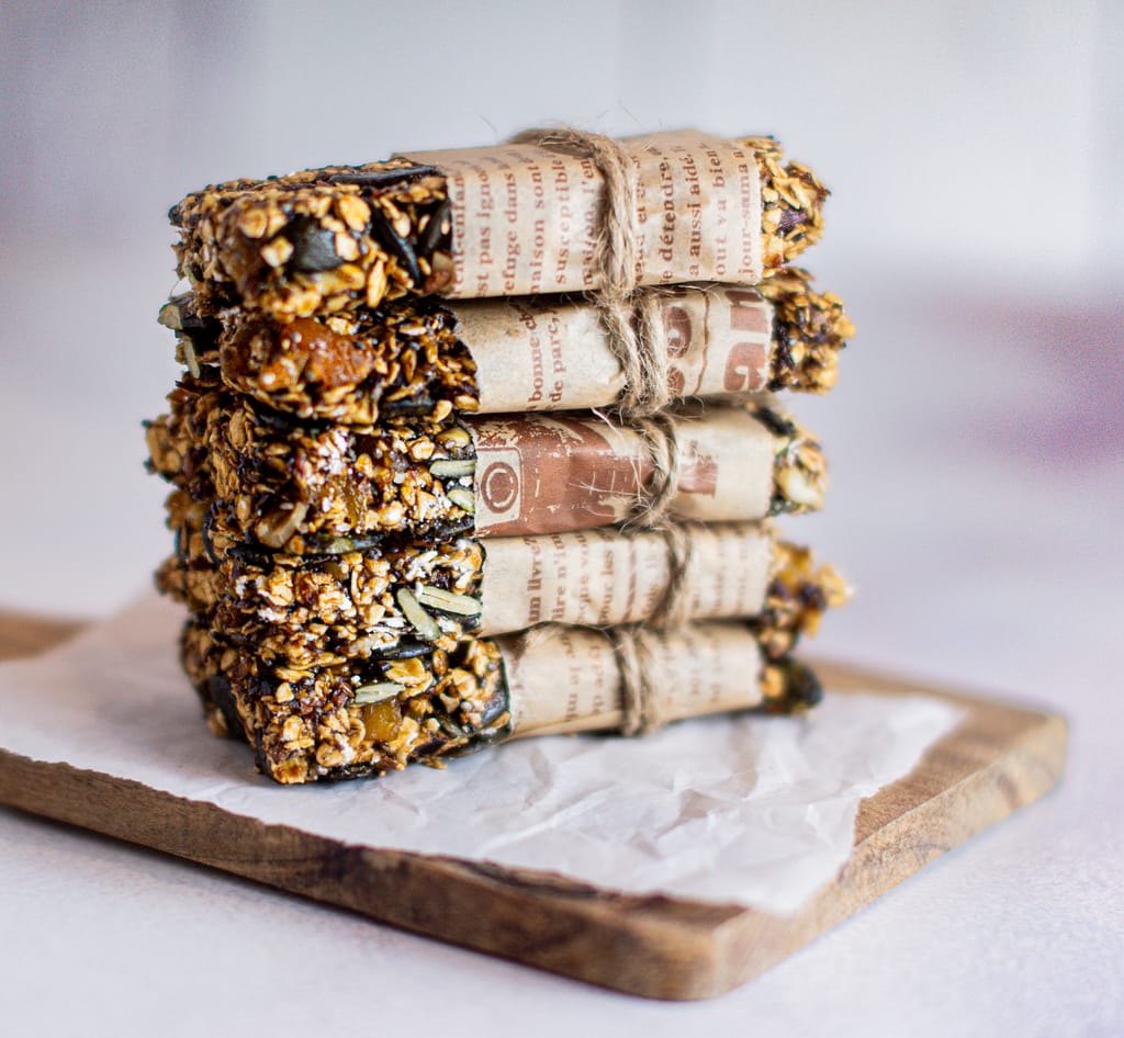 Kernige Müsliriegel mit Trockenpflaumen: Sag Tschüss zu Energielosigkeit!