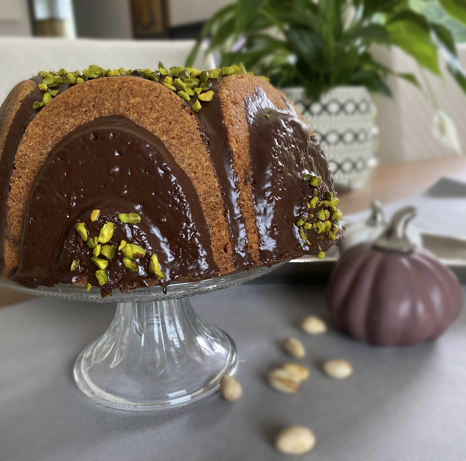 Zucchinikuchen mit Orangen, Mandeln und gesalzenen Pistazien - Ein ...